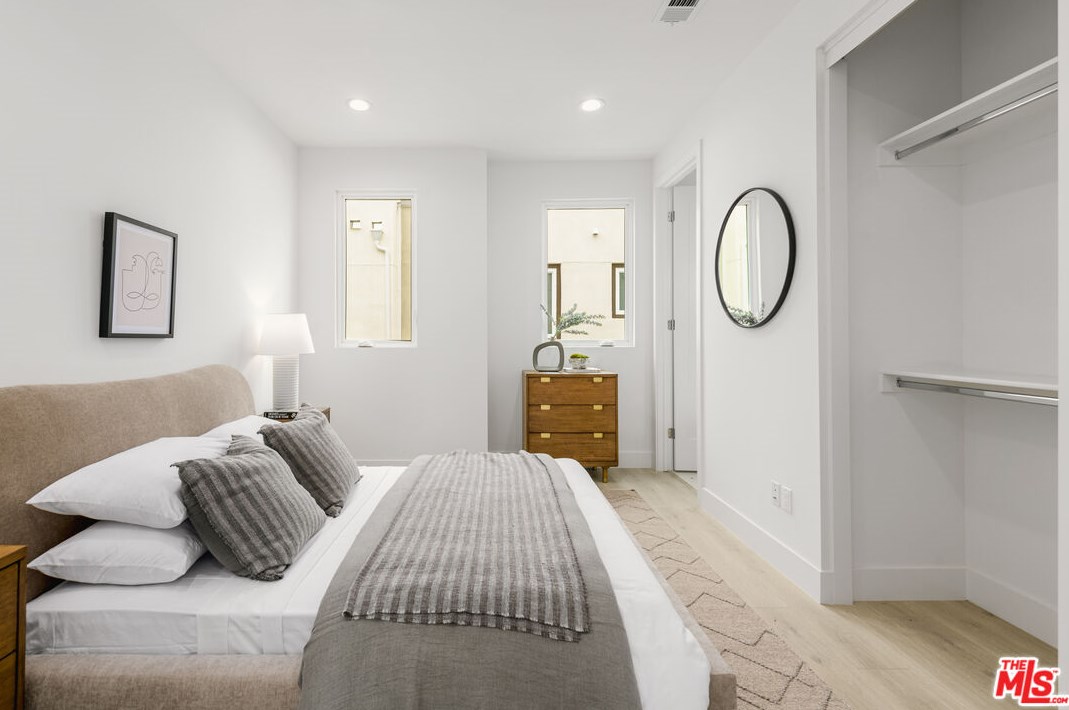 1248 Lodi Pl, Los Angeles CA  90038-1710 exterior