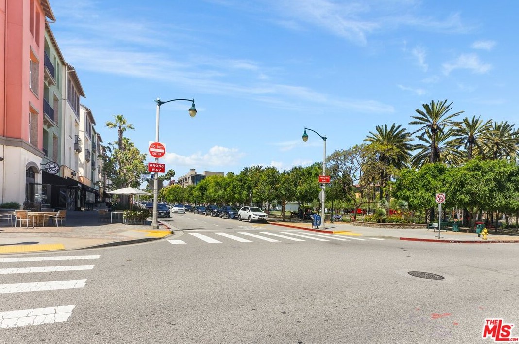 5831 Sea Walk Dr, Los Angeles CA  90094-2129 exterior