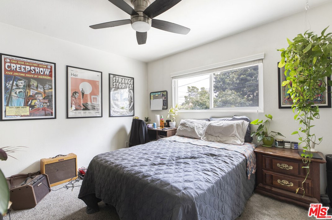 961 Edgeware Rd, Los Angeles CA  90026-5635 exterior