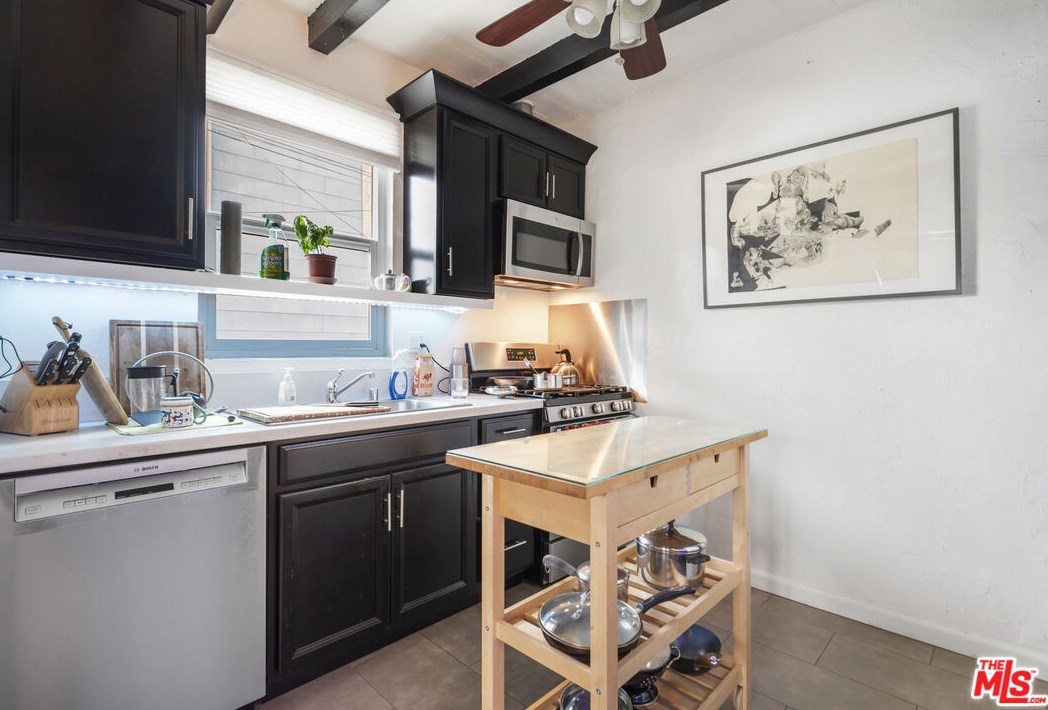 961 Edgeware Rd, Los Angeles CA  90026-5635 exterior
