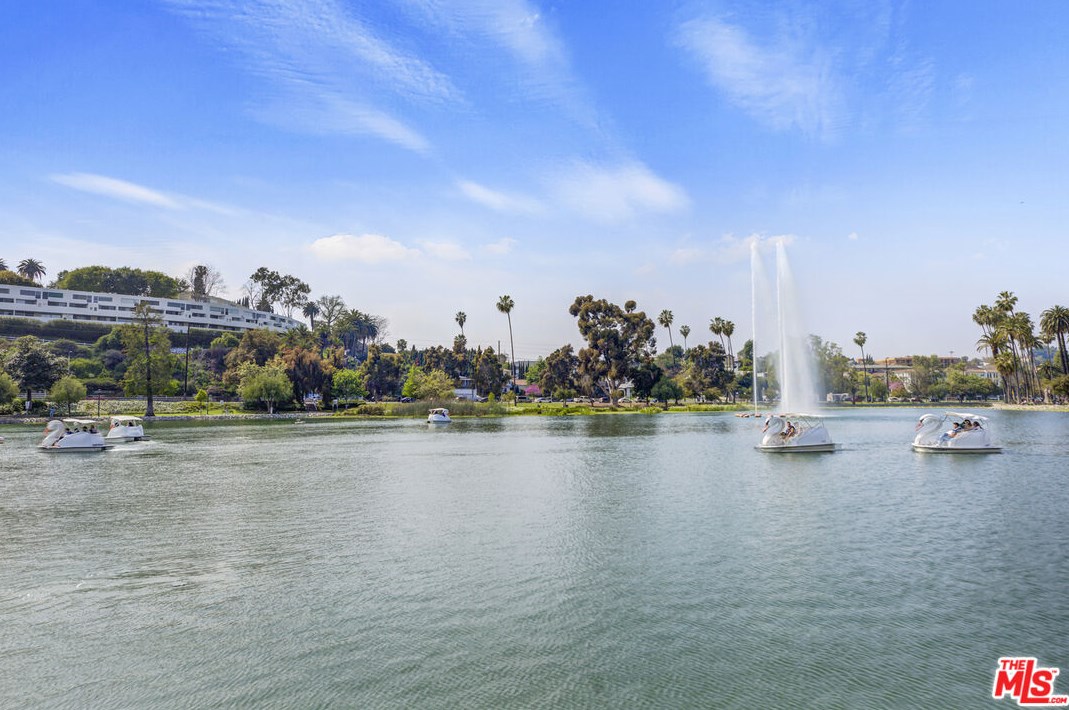 961 Edgeware Rd, Los Angeles CA  90026-5180 exterior