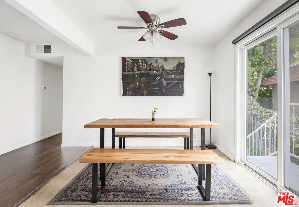 961 Edgeware Rd, Los Angeles CA  90026-5635 exterior