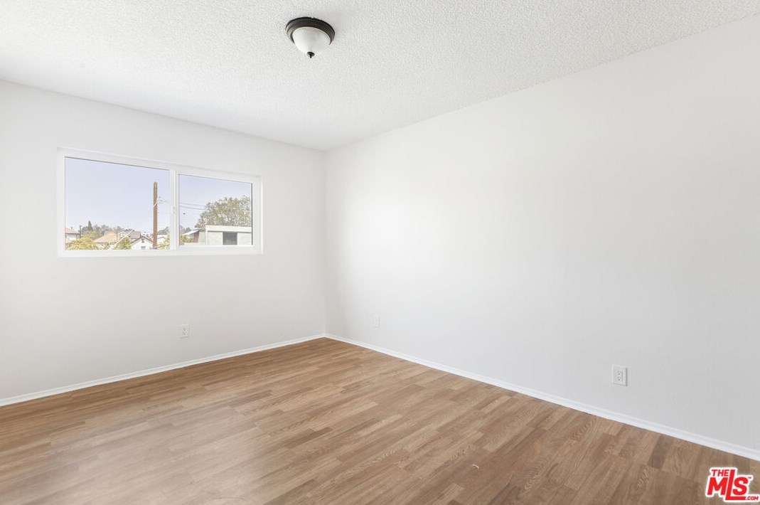 961 Edgeware Rd, Los Angeles CA  90026-5635 exterior