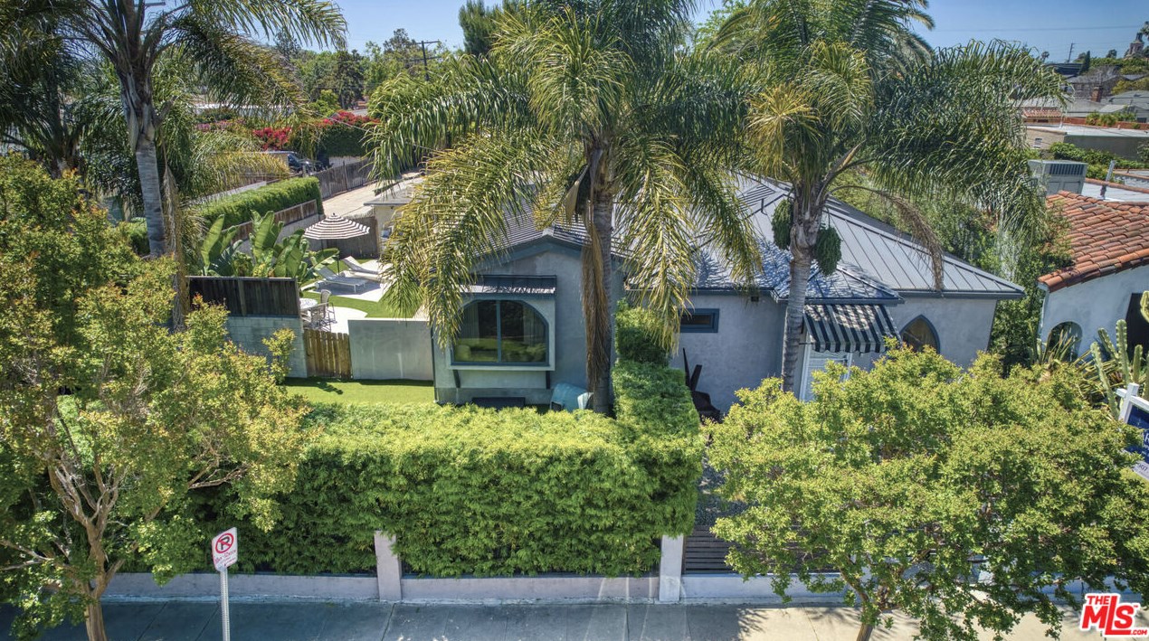 8902 Gibson St, Los Angeles CA  90034-2422 exterior