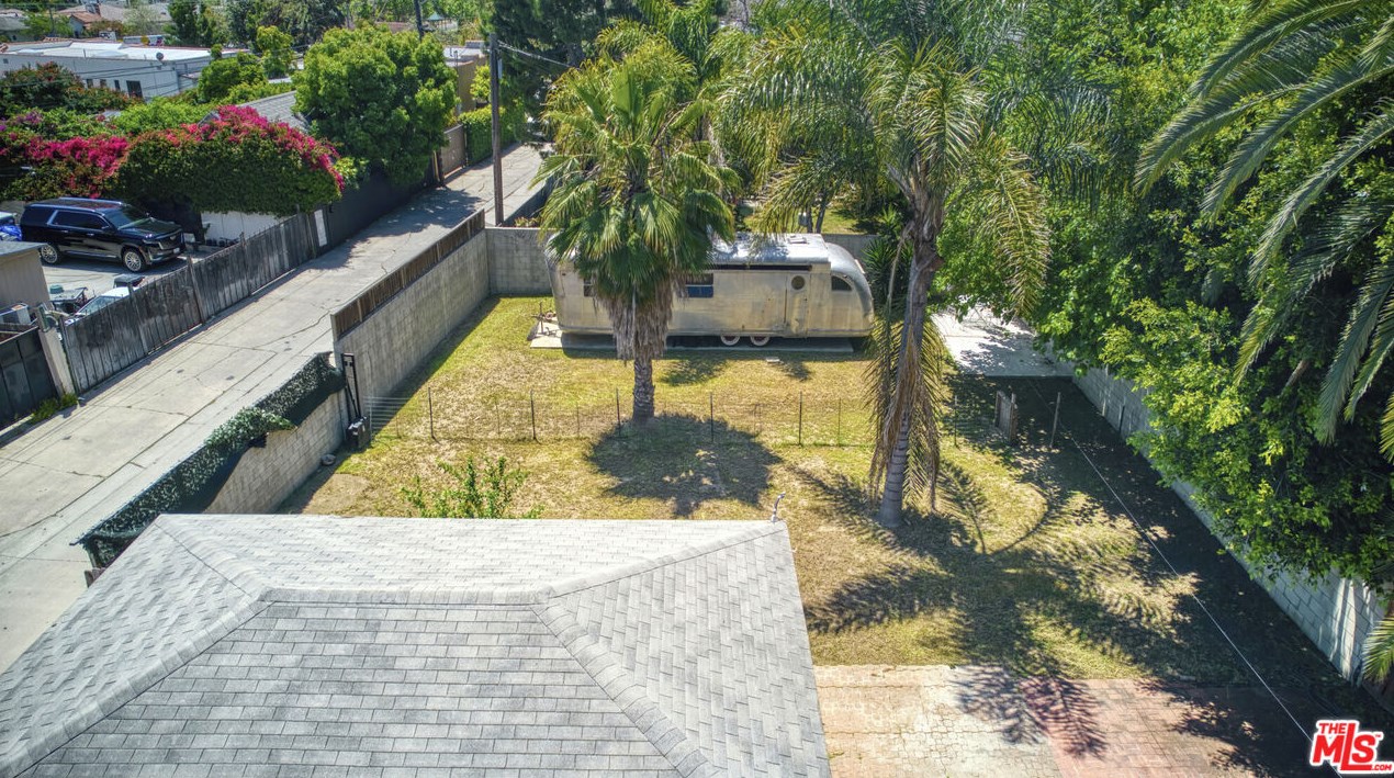 8902 Gibson St, Los Angeles CA  90034-2422 exterior
