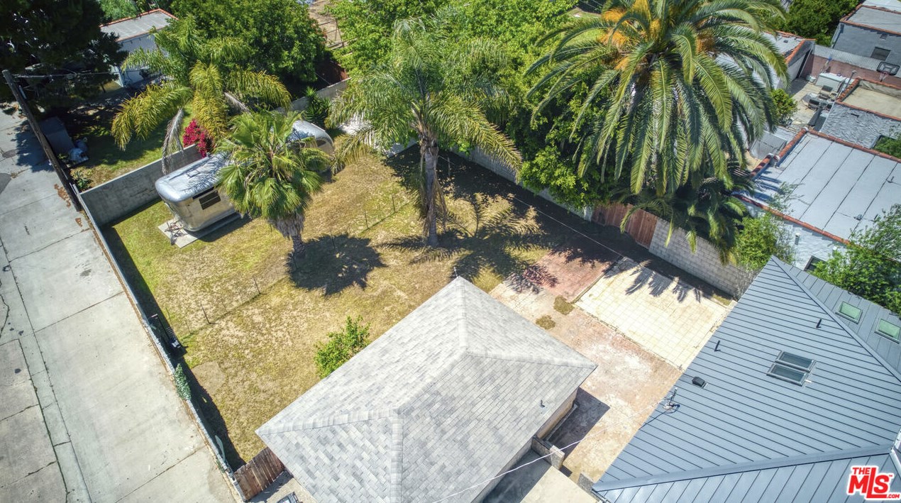 8902 Gibson St, Los Angeles CA  90034-2422 exterior