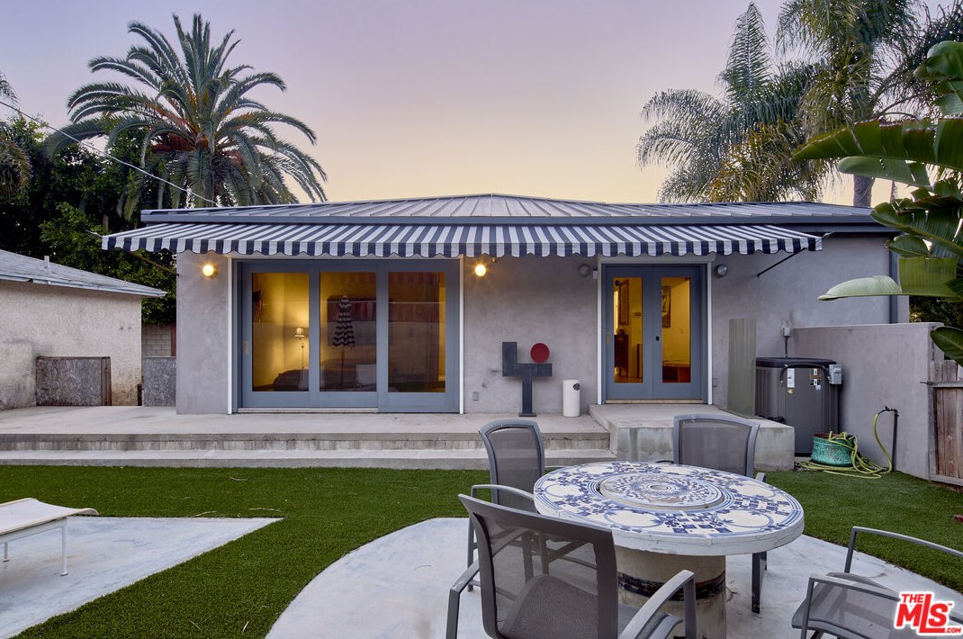 8902 Gibson St, Los Angeles CA  90034-2422 exterior