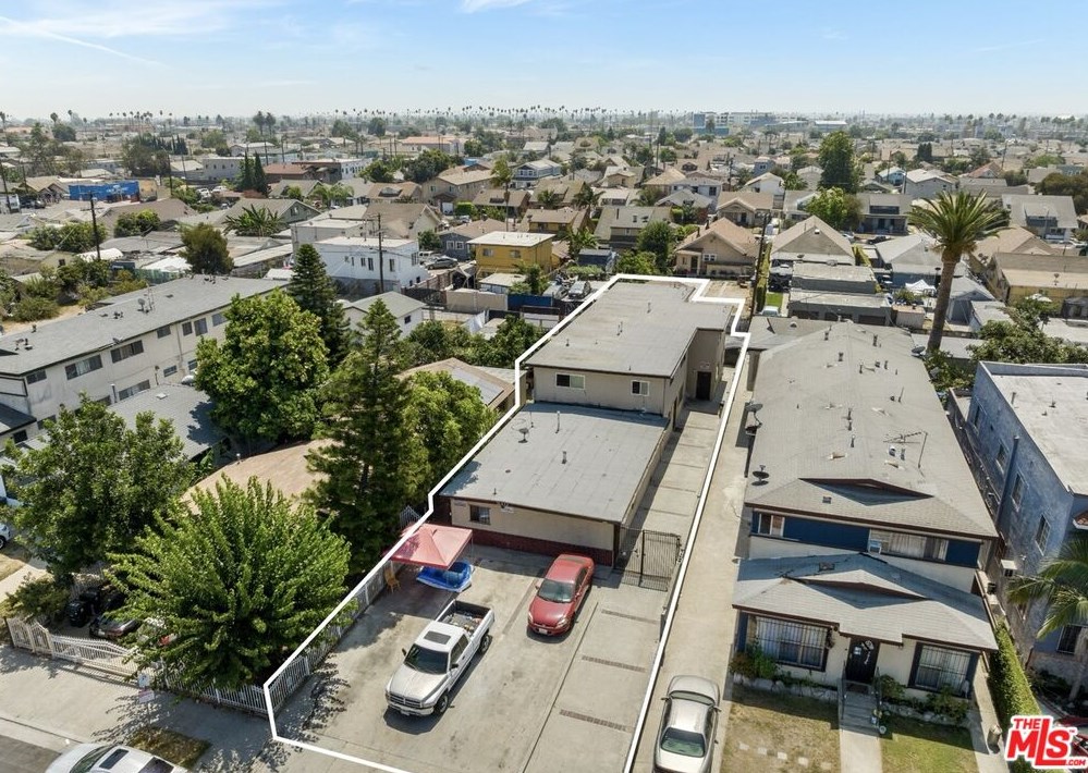 840 52nd St, Los Angeles CA  90011-4602 exterior