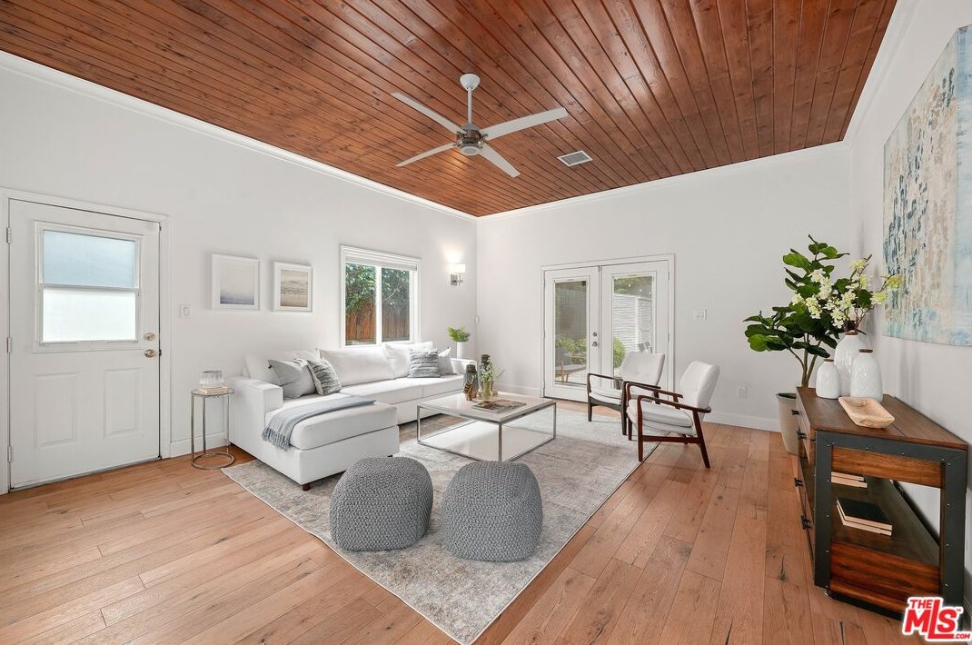3431 Greenfield Ave, Los Angeles CA  90034-5301 exterior