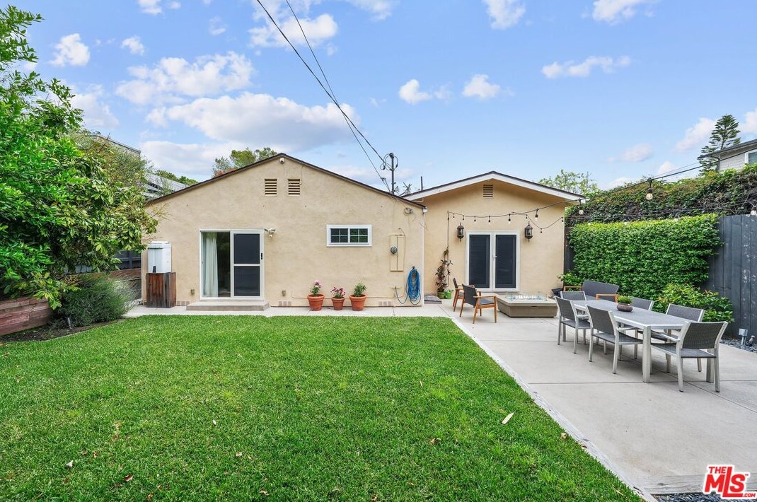 3431 Greenfield Ave, Los Angeles CA  90034-5301 exterior