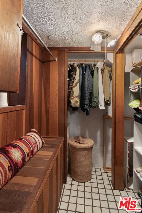 8868 Lookout Mountain Ave, Los Angeles CA  90046-1820 exterior