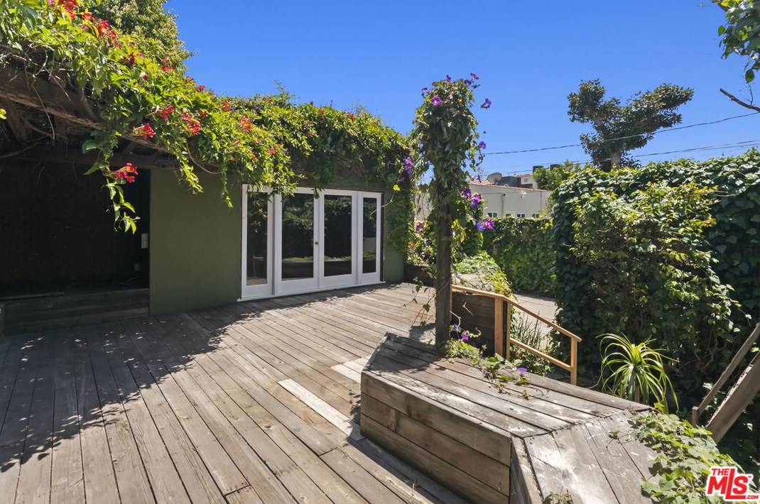 2073 Kerwood Ave, Los Angeles CA  90064-2689 exterior