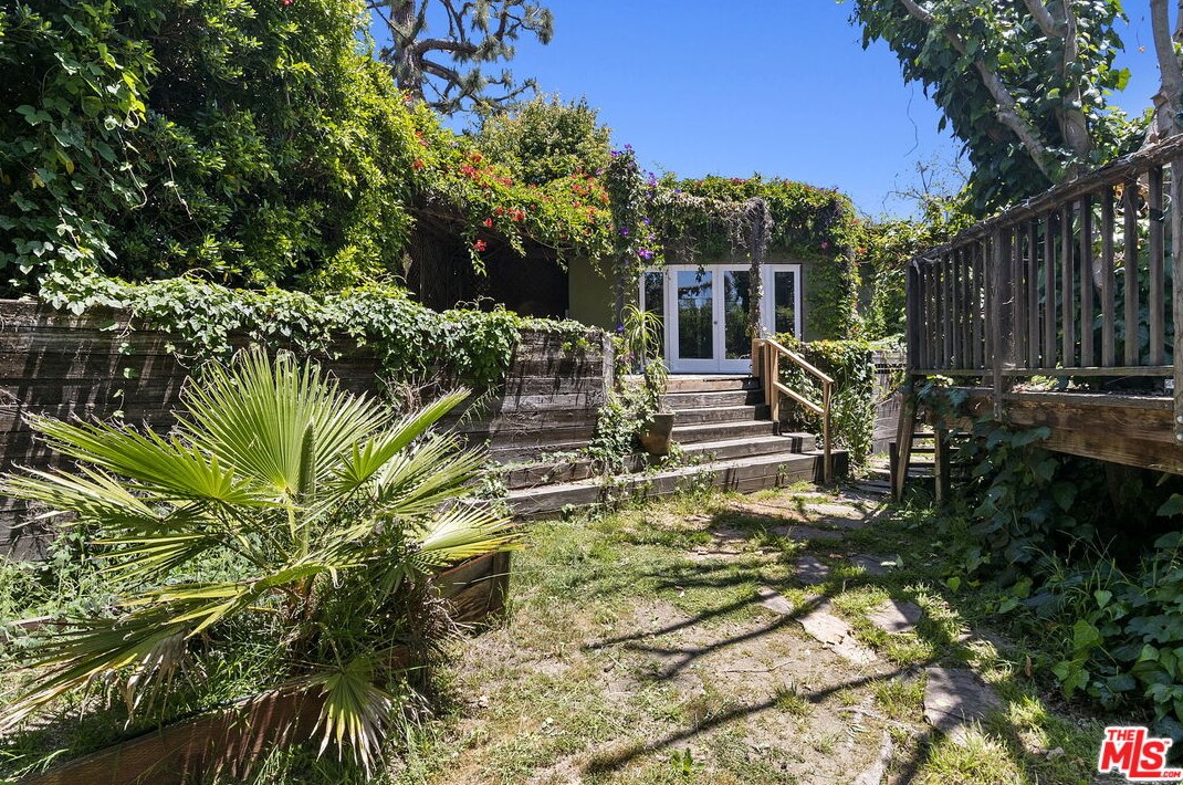 2073 Kerwood Ave, Los Angeles CA  90064-2689 exterior