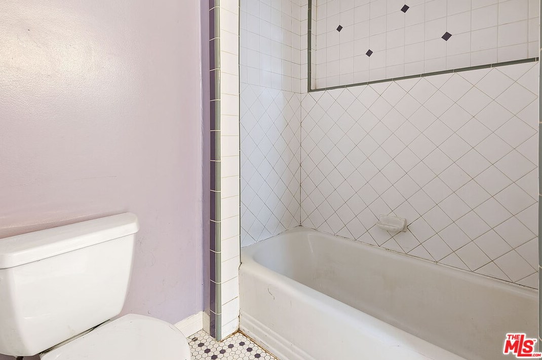 2073 Kerwood Ave, Los Angeles CA  90064-2689 exterior