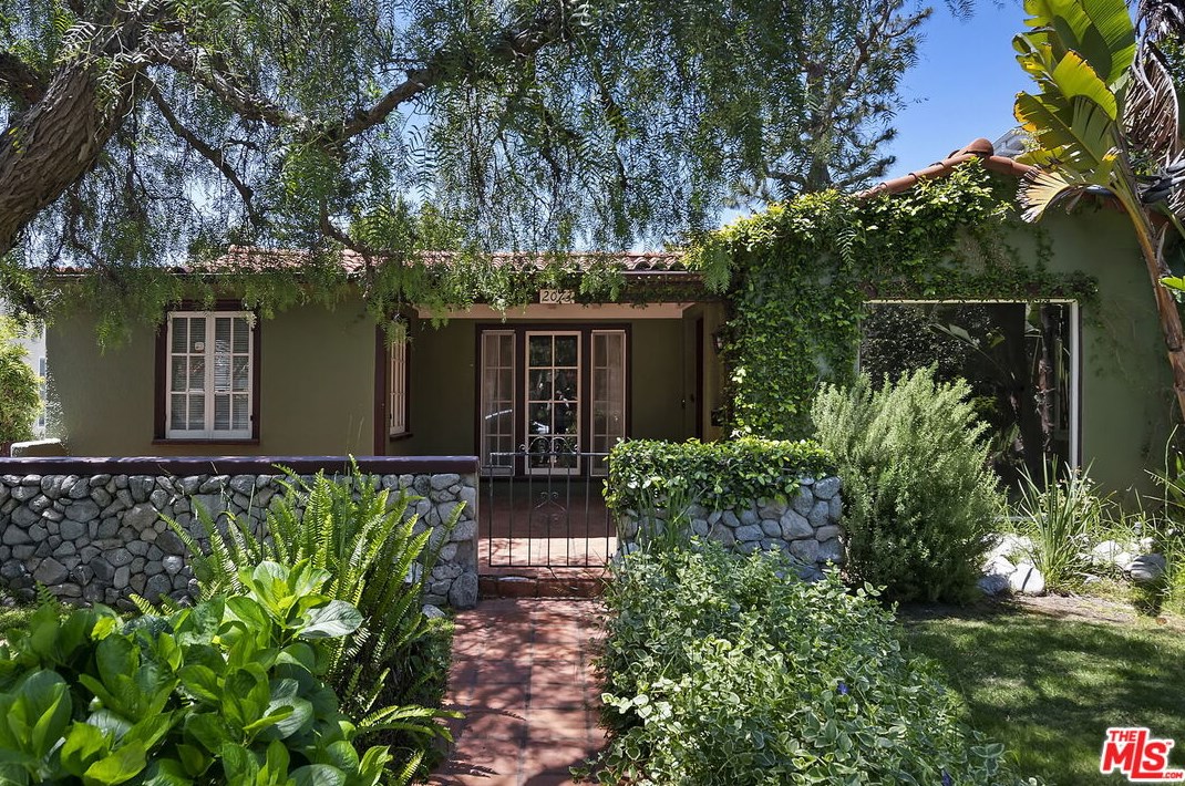 2073 Kerwood Ave, Los Angeles CA  90064-2689 exterior