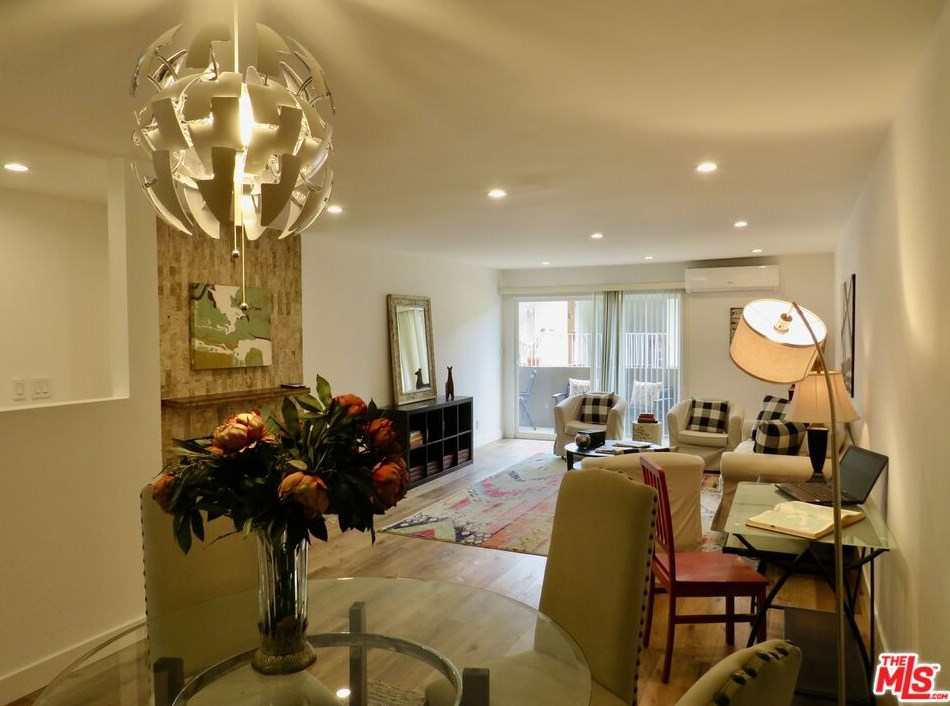 2320 Bentley Ave, Los Angeles CA  90064-3101 exterior
