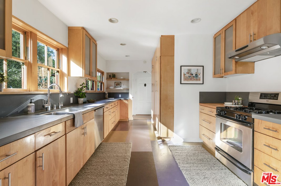 201 Wayland St, Los Angeles CA  90042-3539 exterior