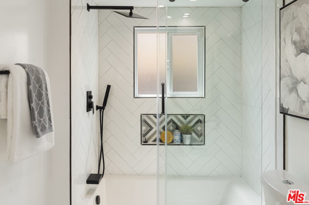 3201 59th Pl, Los Angeles CA  90043-3154 exterior