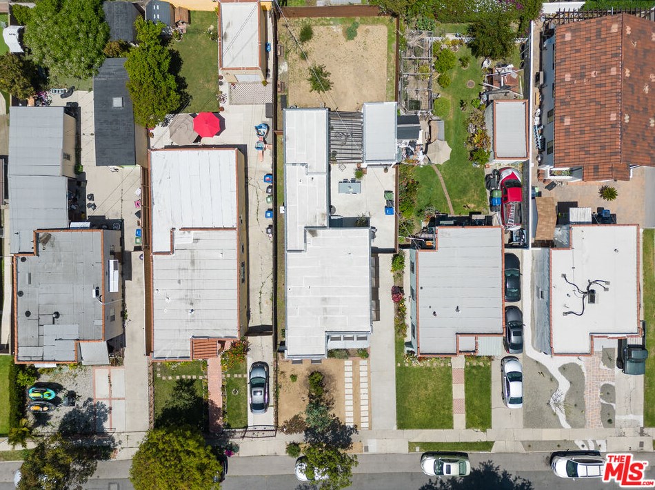 3201 59th Pl, Los Angeles CA  90043-3154 exterior