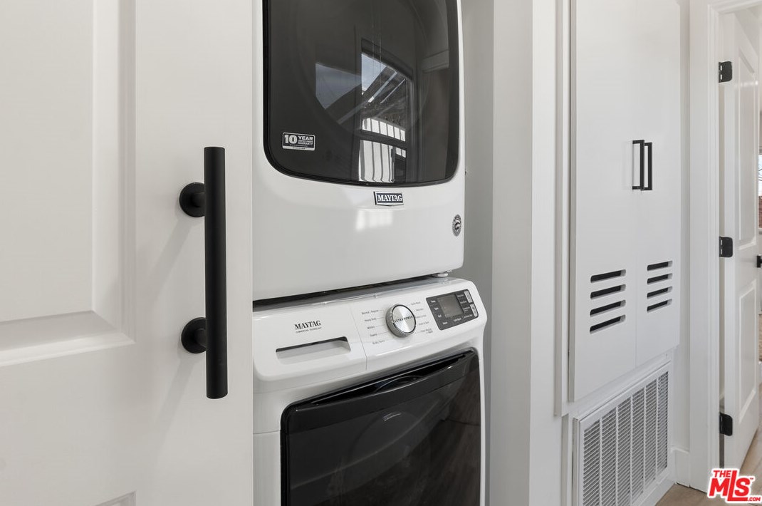 3201 59th Pl, Los Angeles CA  90043-3154 exterior