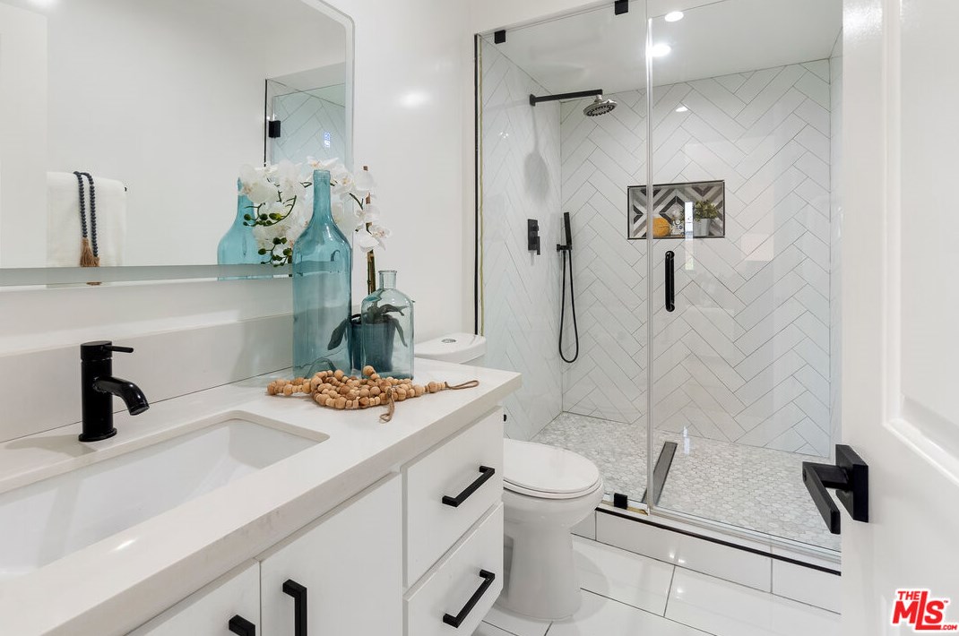 3201 59th Pl, Los Angeles CA  90043-3154 exterior