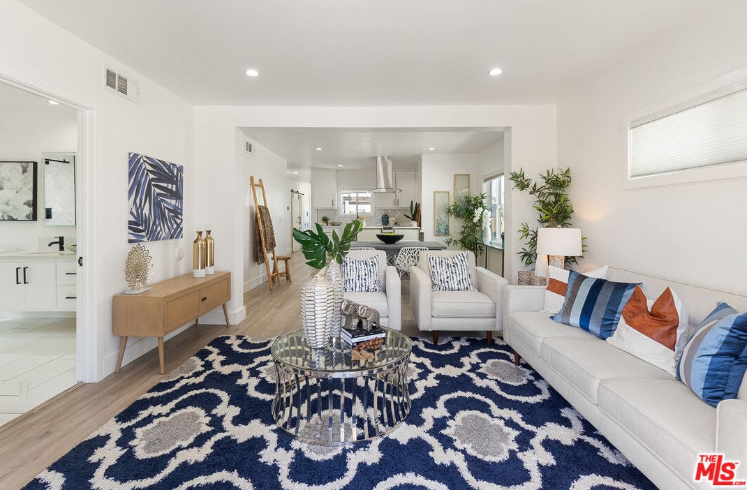 3201 59th Pl, Los Angeles CA  90043-3154 exterior