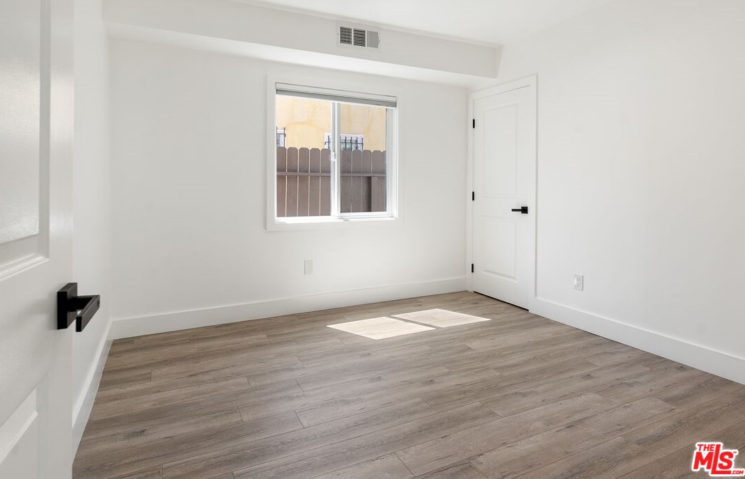 3201 59th Pl, Los Angeles CA  90043-3154 exterior