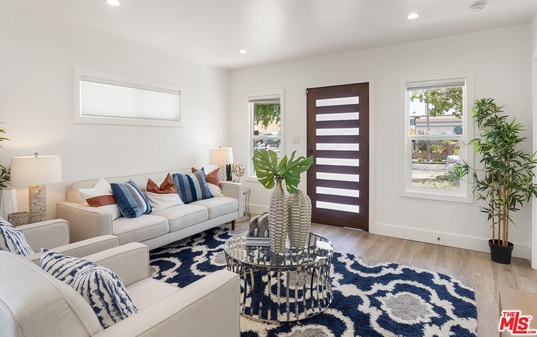 3201 59th Pl, Los Angeles CA  90043-3154 exterior