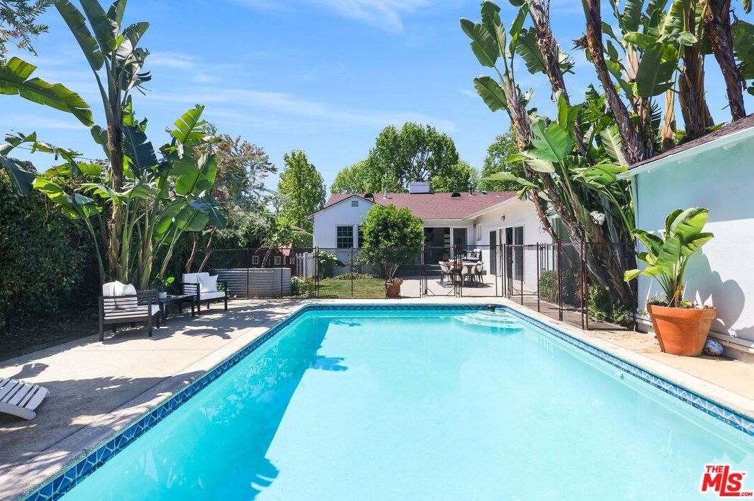 3388 Mclaughlin Ave, Los Angeles CA  90066-2005 exterior
