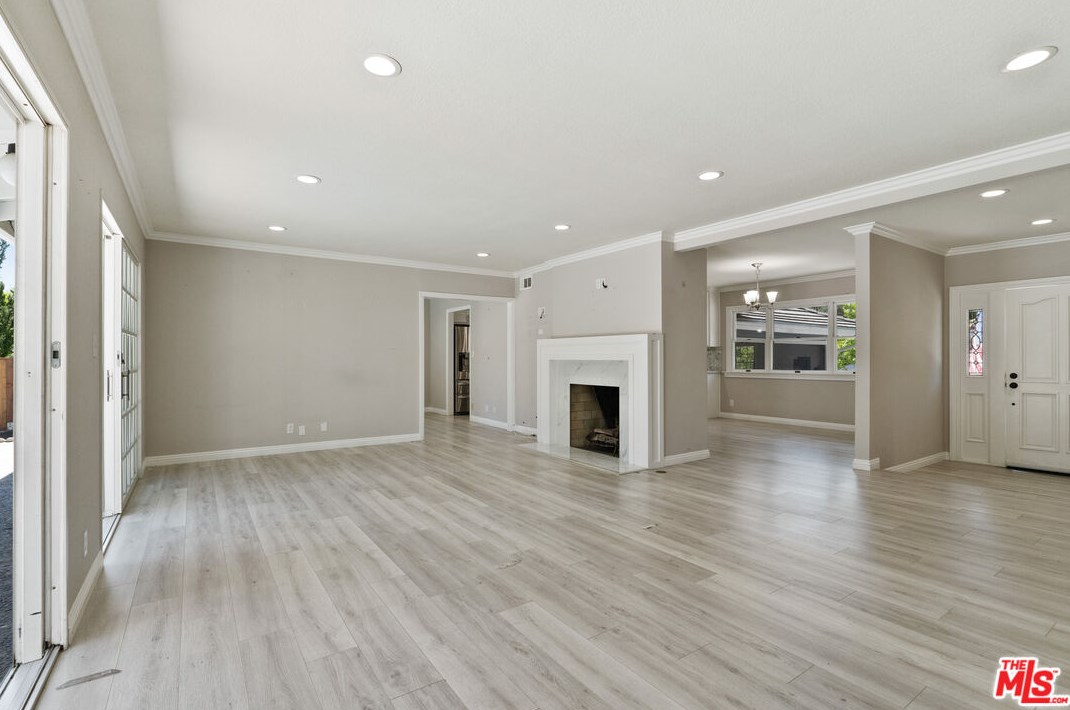 3709 Beechglen Dr, Glendale CA  91214-3238 exterior