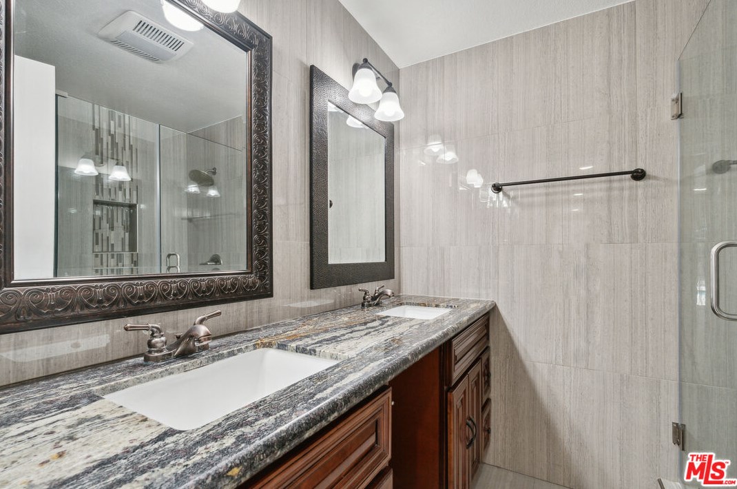 3709 Beechglen Dr, Glendale CA  91214-3238 exterior
