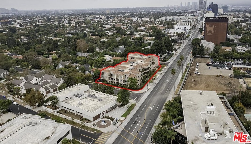 4848 Wilshire Blvd, Los Angeles CA  90010-3851 exterior