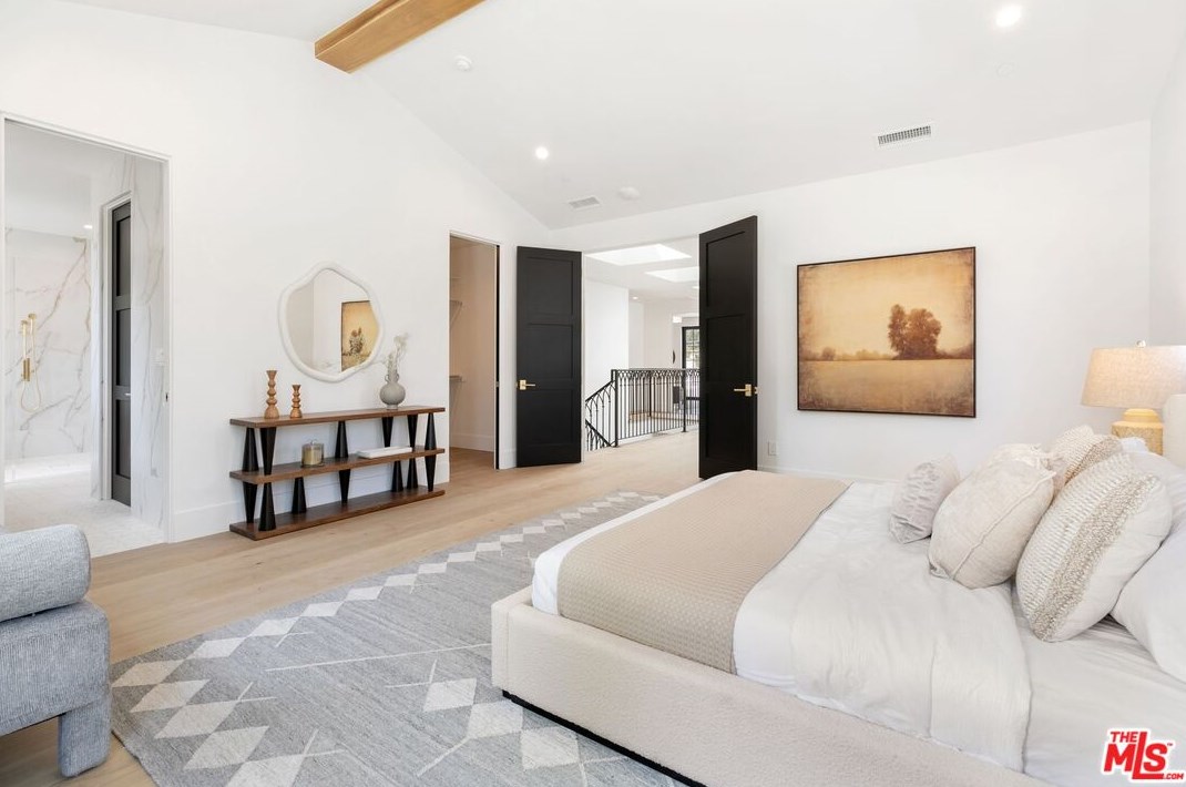 1760 11th St, Manhattan Beach CA  90266-6210 exterior
