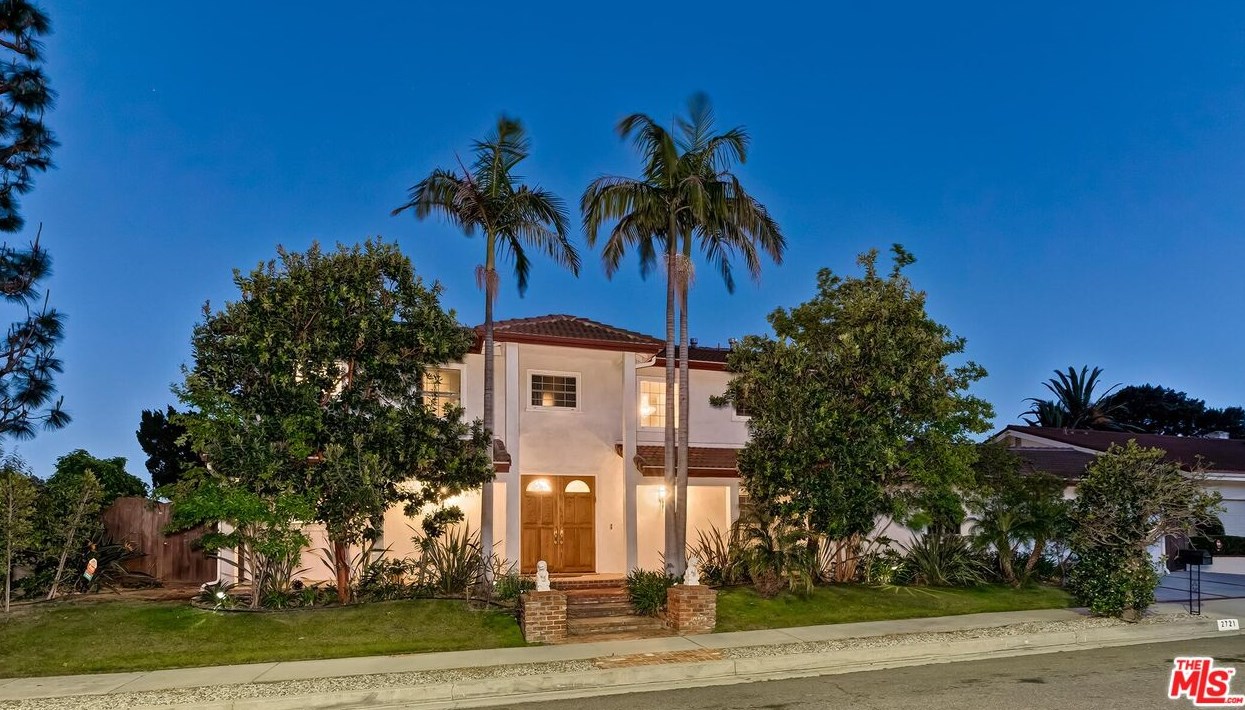 2721 Lake Hollywood Dr, Los Angeles CA  90068-1630 exterior