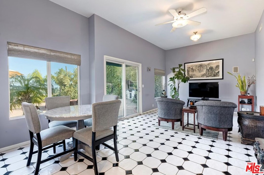 2721 Lake Hollywood Dr, Los Angeles CA  90068-1630 exterior
