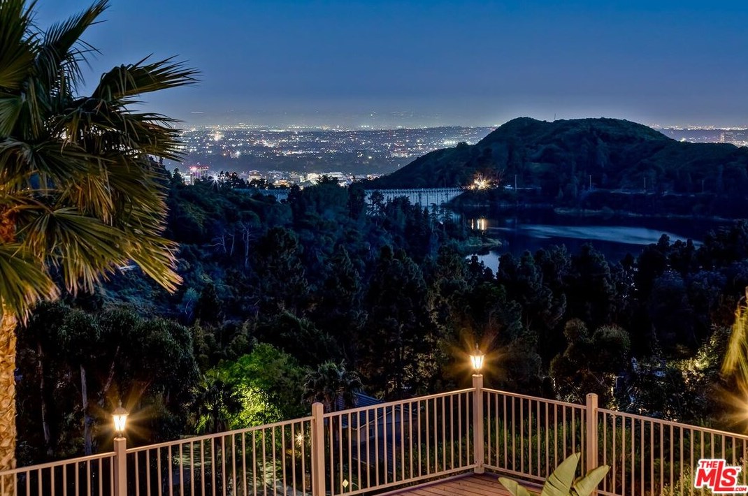 2721 Lake Hollywood Dr, Los Angeles CA  90068-1630 exterior