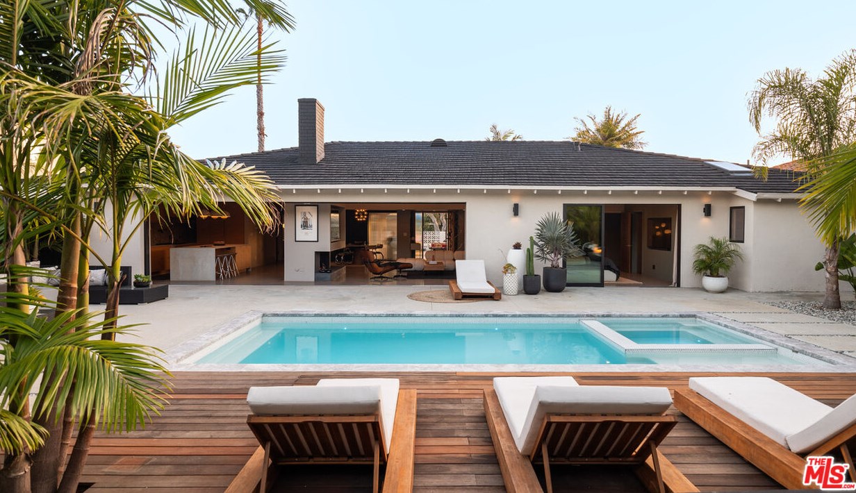6504 Springpark Ave, Los Angeles CA  90056-2369 exterior