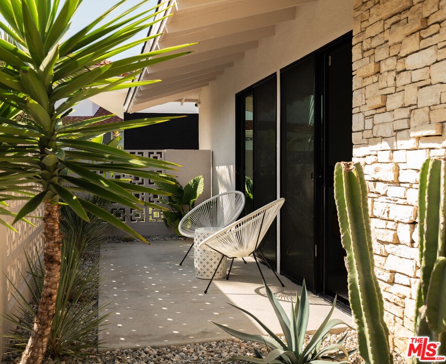 6504 Springpark Ave, Los Angeles CA  90056-2369 exterior
