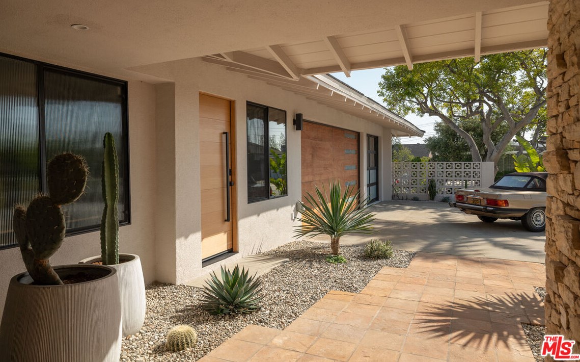 6504 Springpark Ave, Los Angeles CA  90056-2369 exterior