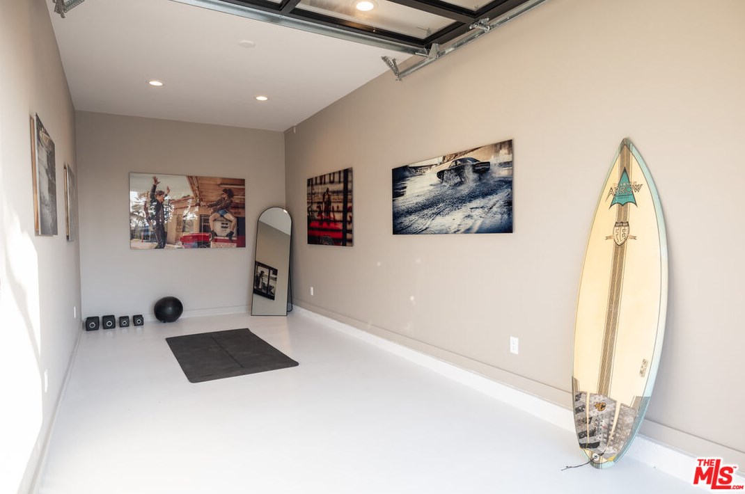 6504 Springpark Ave, Los Angeles CA  90056-2369 exterior