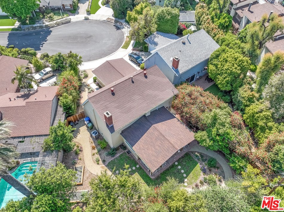 5932 Colbath Ave, Van Nuys CA  91401-4326 exterior