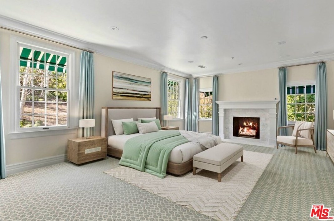 250 Garden Dr, Thousand Oaks CA 91361-5085 exterior