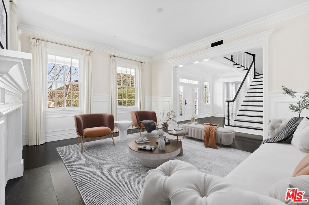 250 Garden Dr, Thousand Oaks CA 91361-5085 exterior