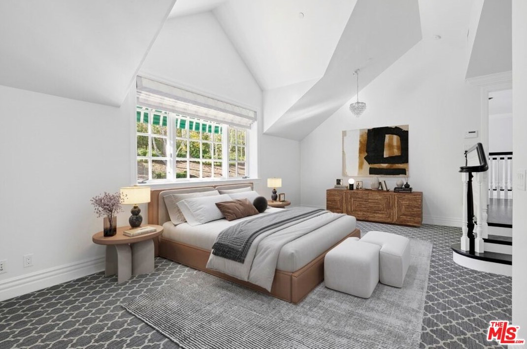 250 Garden Dr, Thousand Oaks CA 91361-5085 exterior