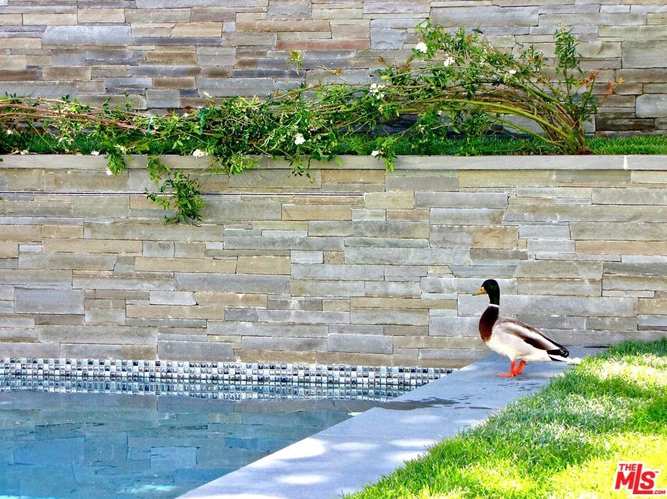 250 Garden Dr, Thousand Oaks CA 91361-5085 exterior