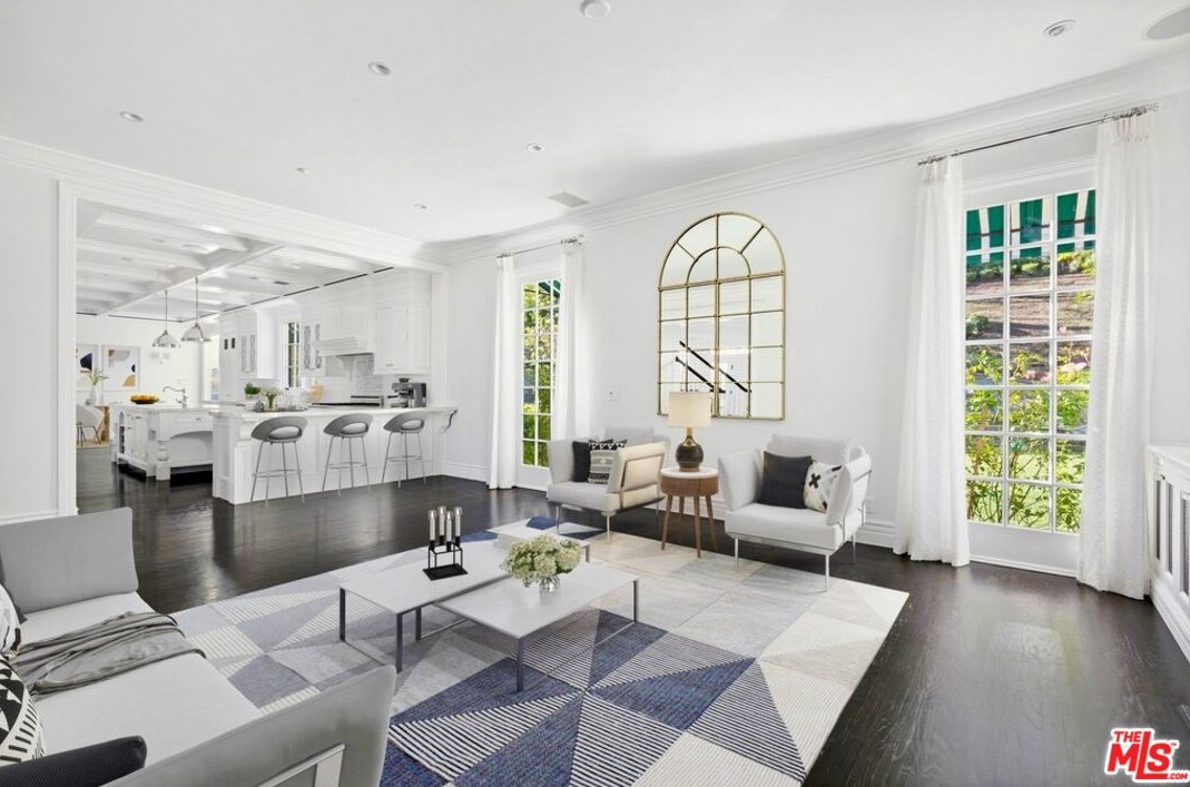 250 Garden Dr, Thousand Oaks CA 91361-5085 exterior