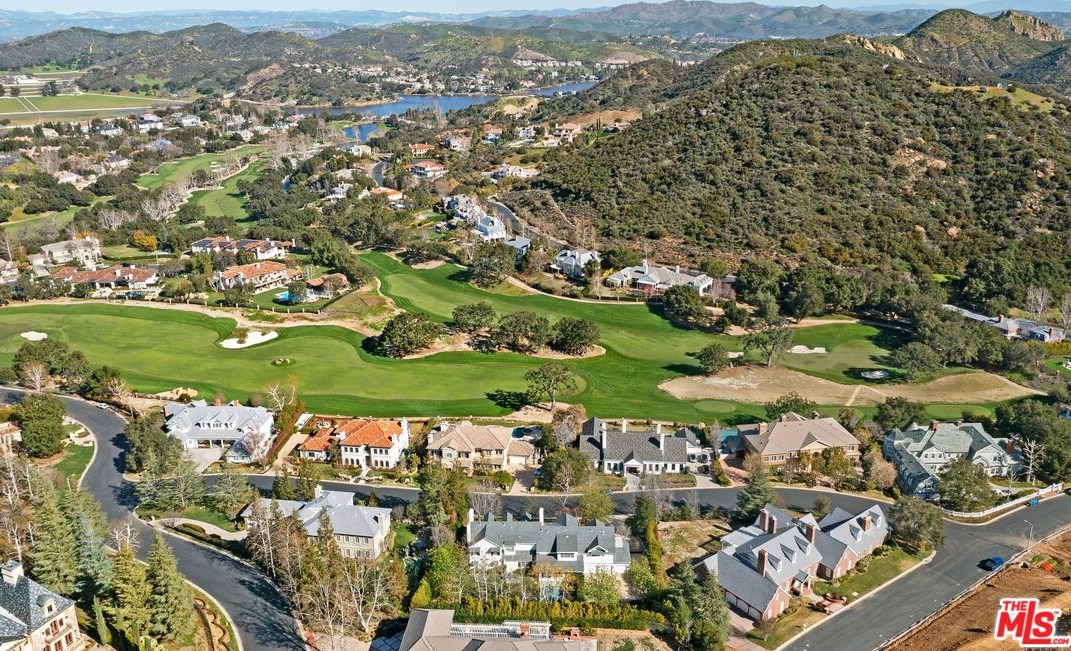 250 Garden Dr, Thousand Oaks CA 91361-5085 exterior