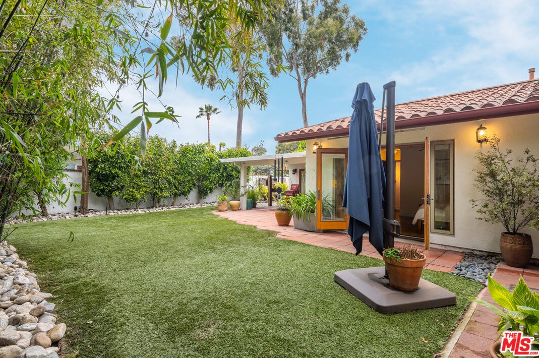 11348 Mccune Ave, Los Angeles CA  90066-3637 exterior