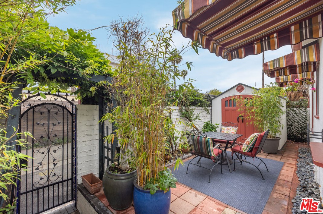 11348 Mccune Ave, Los Angeles CA  90066-3637 exterior