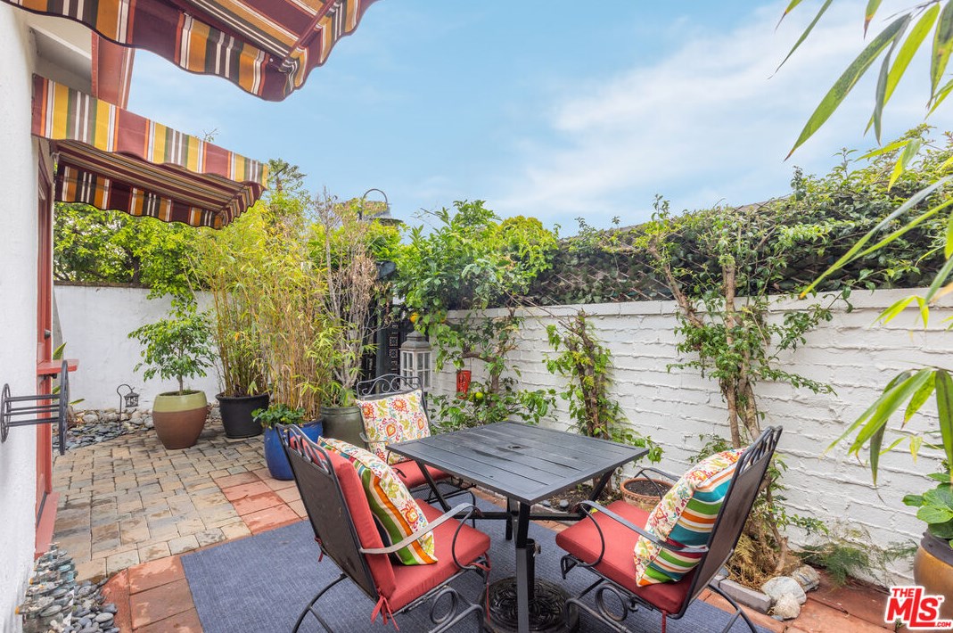 11348 Mccune Ave, Los Angeles CA  90066-3637 exterior